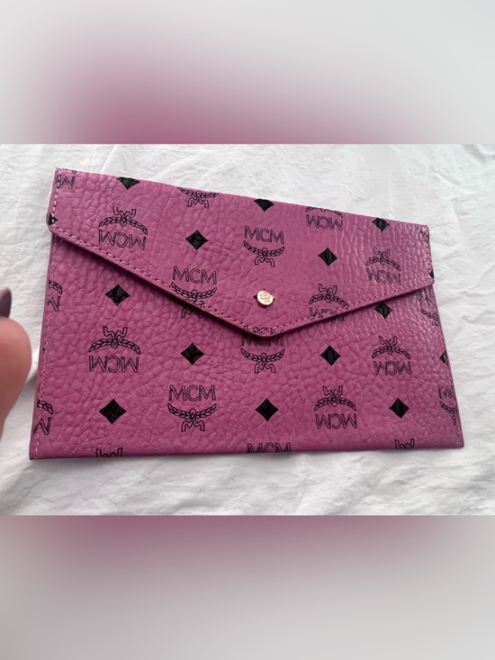 MCM Accessories - GWP - MCM Pink Logo Envelope Card Holder